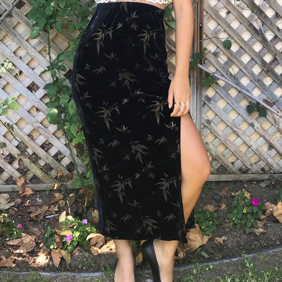 Black Floral Maxi Skirt - Picture 2 of 2